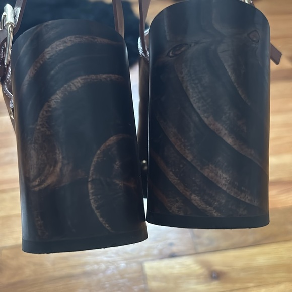 Brown Clogs - Picture 5 of 12